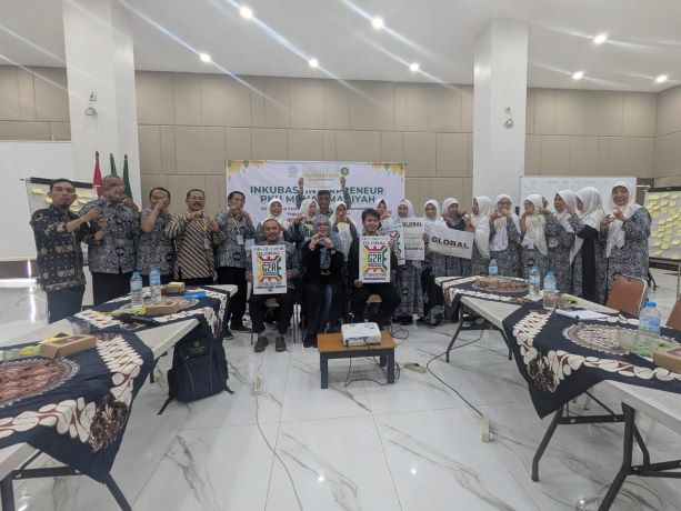 G2RT MU – EMAS (KmE1): INOVASI MODEL G2RT MU LP UMKM PWM DIY UNTUK USIA EMAS PERTAMA DI INDONESIA